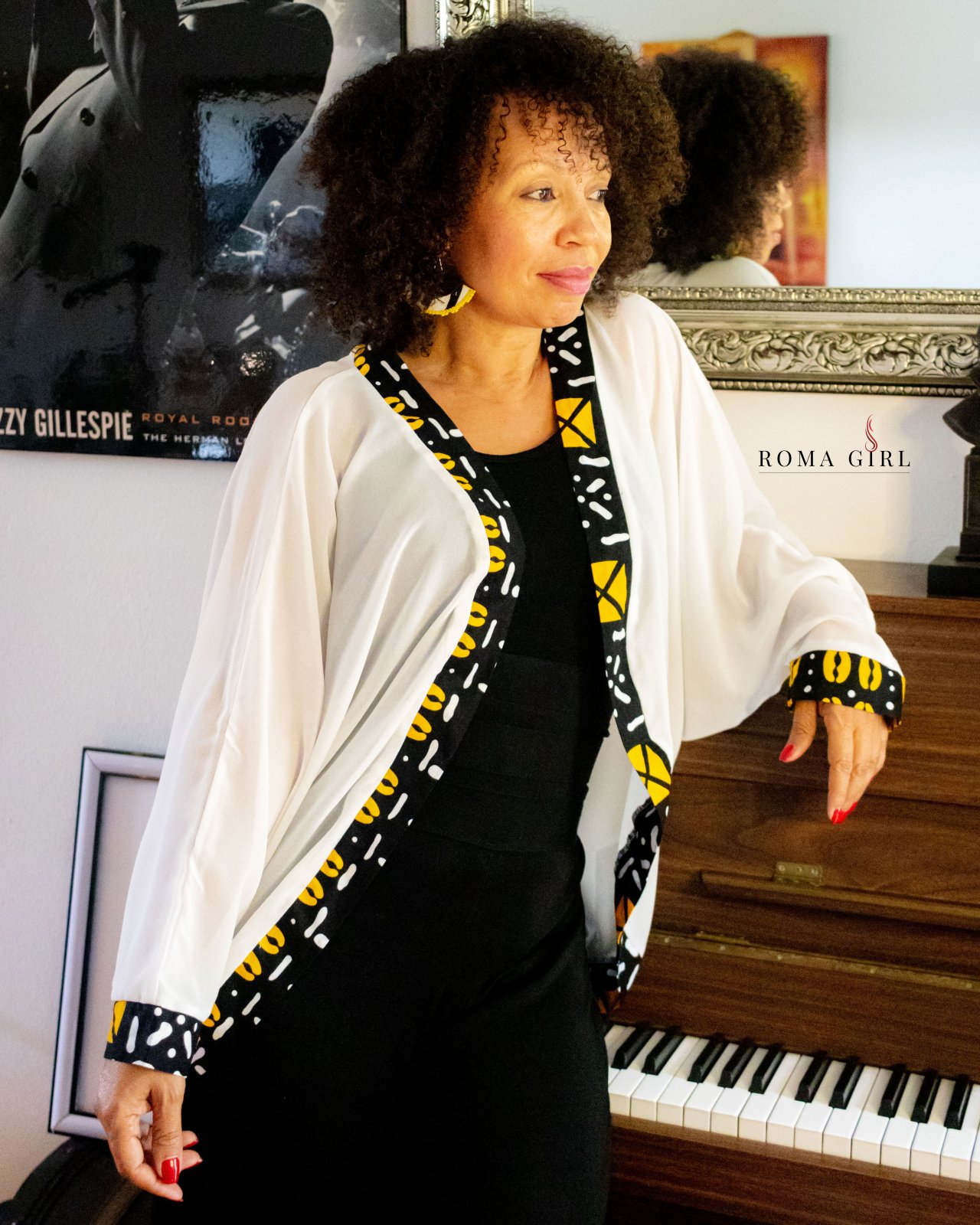 Short Tribal Ivory Kimono by Roma Girl